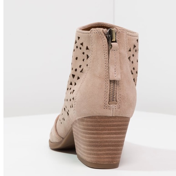 Suede Cut Out Boho Details Chic Ankle Booties - Picture 3 of 4